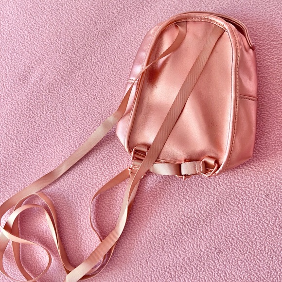 Lancôme rose gold mini backpack / makeup bag 🎀 - Picture 2 of 4
